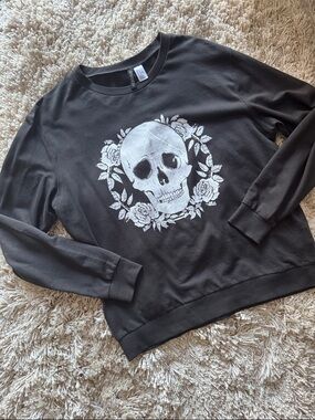 H&M Black Skull Graphic Sweatshirt